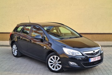 Opel Astra * 2012r * 1.6 Benzyna * 141tyś Przebiegu * Pół-skóry
